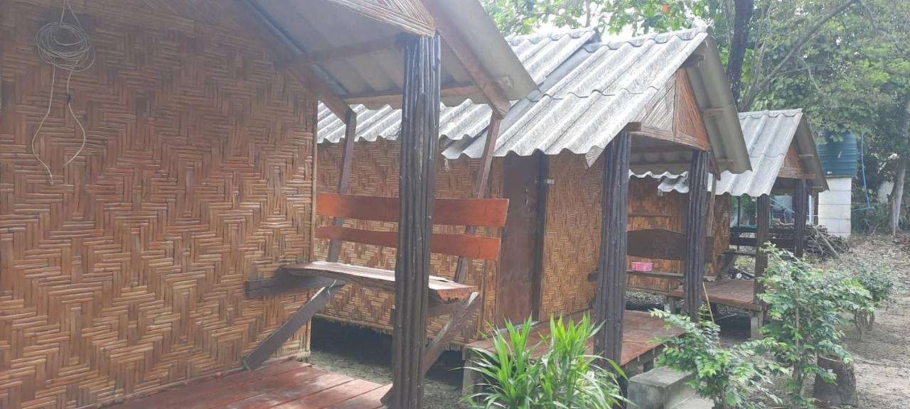 Chill Chill Long Beach Hostel Ko Lanta Exterior foto